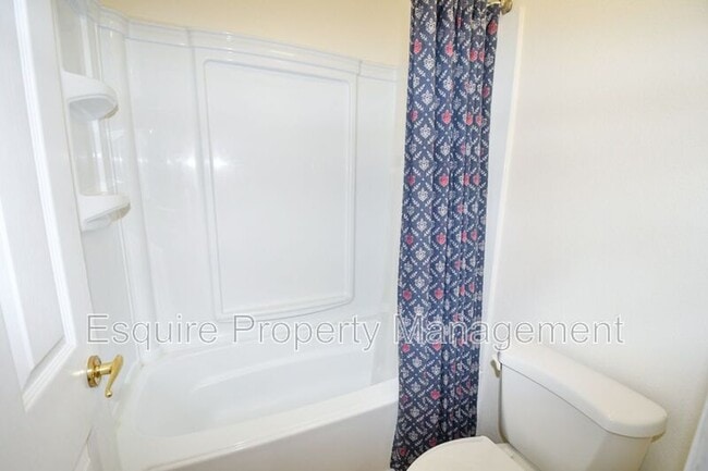 Building Photo - 512 Bolsa Way
