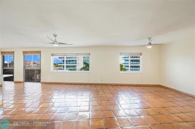 Building Photo - 720 Bayshore Dr