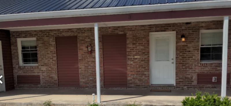 Primary Photo - 1421 N Main St