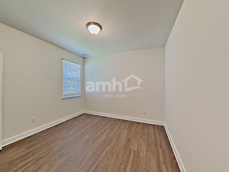 Building Photo - 3007 Creek Village Ln