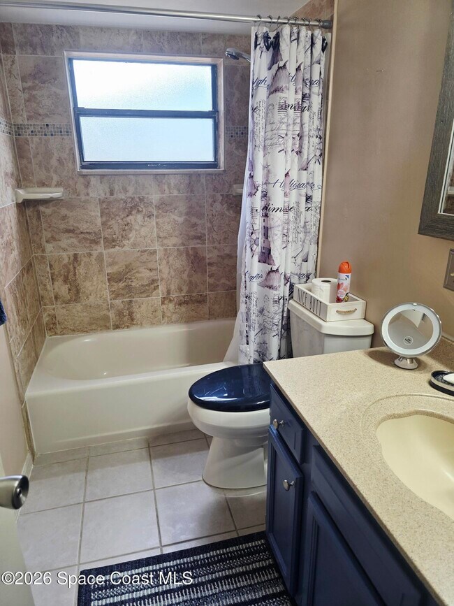 Building Photo - 870 Spirea Dr