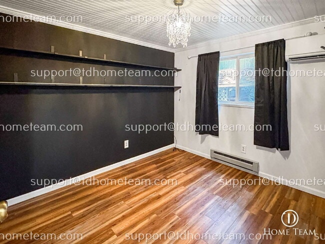 Building Photo - "Charming 3-Bed Bothell Home with Granite Touches, Cozy Fireplace, and Gleaming Hardwood Floors!"