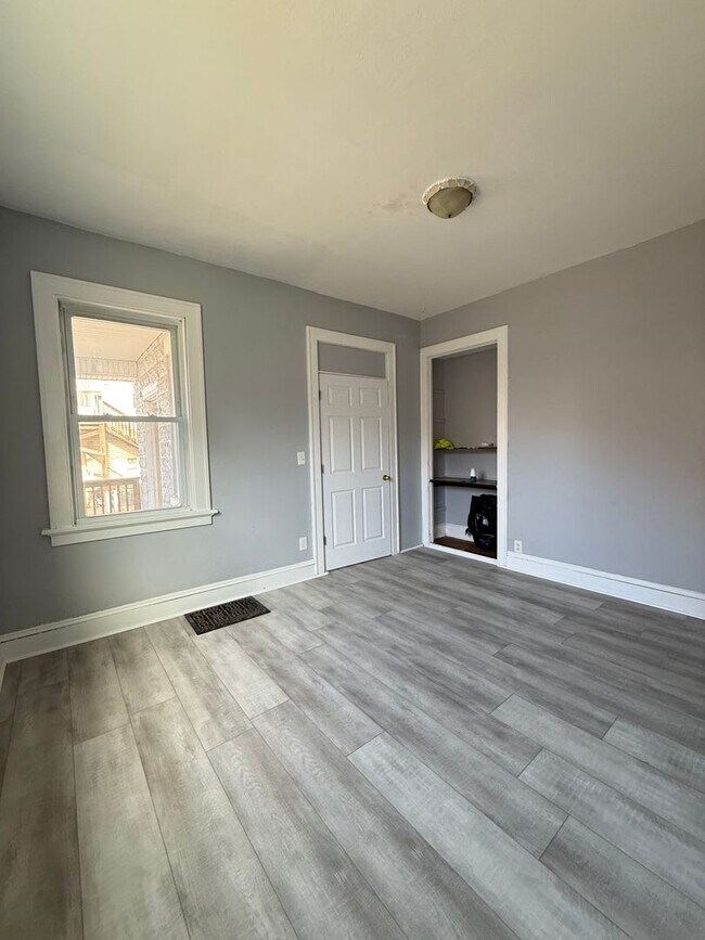 Building Photo - 1415-1417 Warren Street