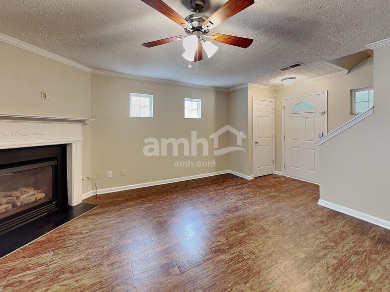 Building Photo - 125 Cobbler Cove Dr