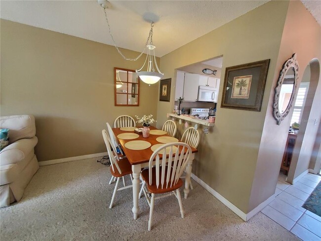 Building Photo - 1400 Arrowhead Cir W