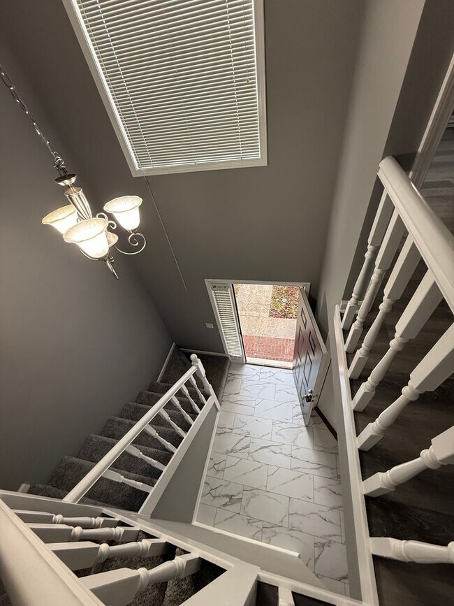 Building Photo - 92 Woodfield Pl