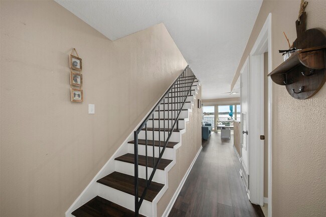 Building Photo - 7041 Kingston Cove Ln