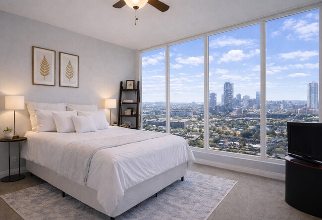 Building Photo - 565 W Quincy St