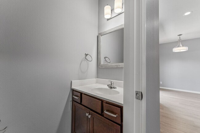 Building Photo - 1/2 OFF 1ST MONTHS RENT!!! NEW LUXURY 3 BED 2.5 BATH TOWNHOUSE!!!