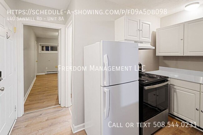 Building Photo - 440 Sawmill Rd