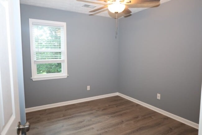 Building Photo - Single Family Home