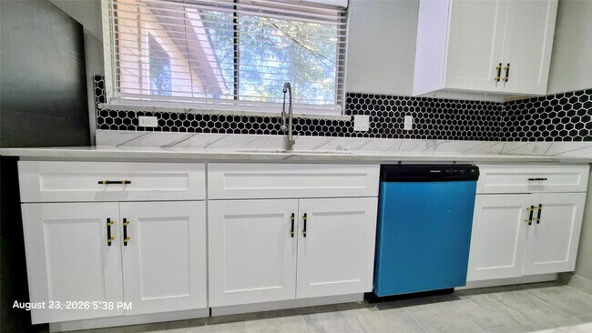 Building Photo - 23054 Banquo Dr