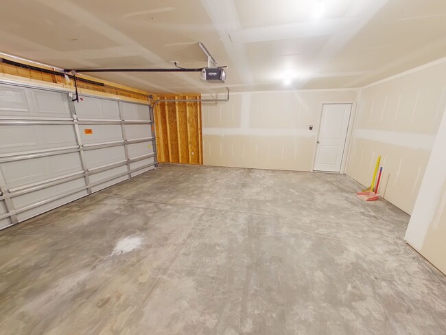 Building Photo - 2746 S Cypress St