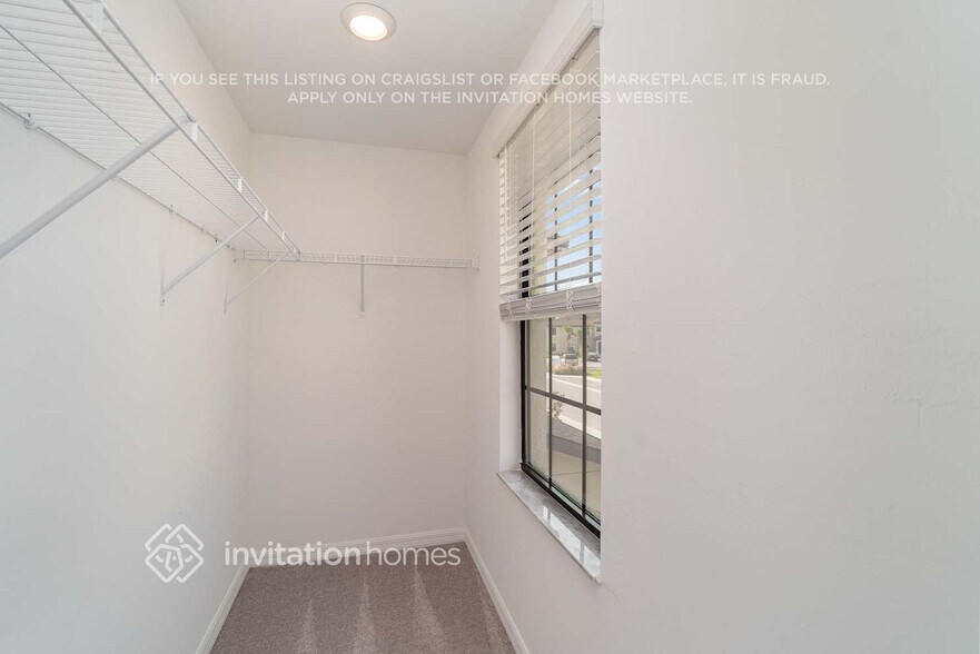 Building Photo - 2047 E Landings Wy