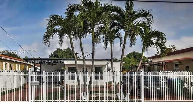 Building Photo - 5737 SW 6th St