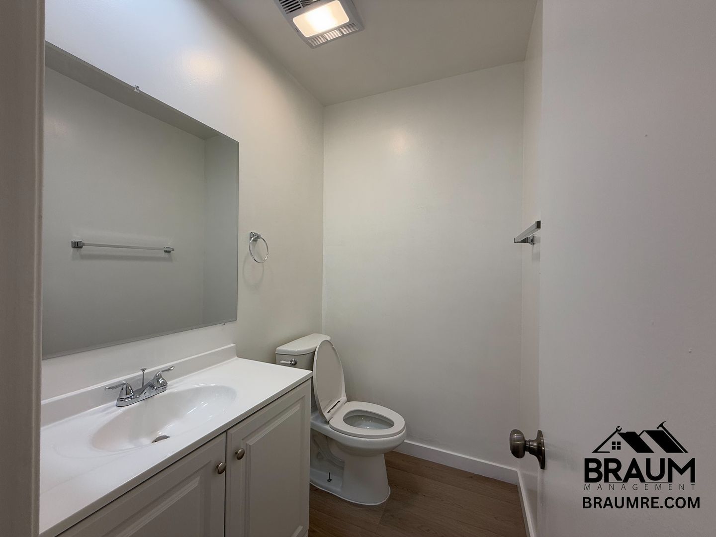 Building Photo - 6041 Whitsett Ave