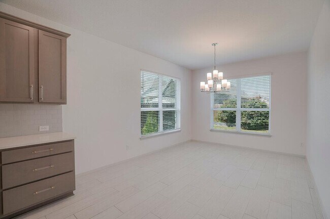 Building Photo - 5616 Monrovia Ln