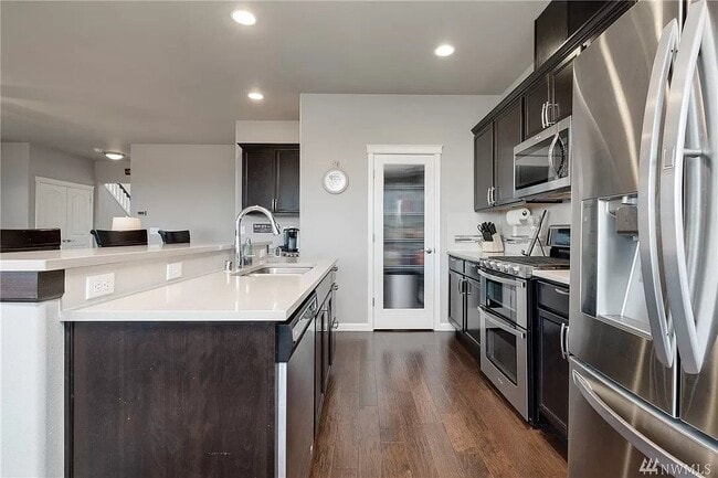 Kitchen - 3960 Maritime Dr SW