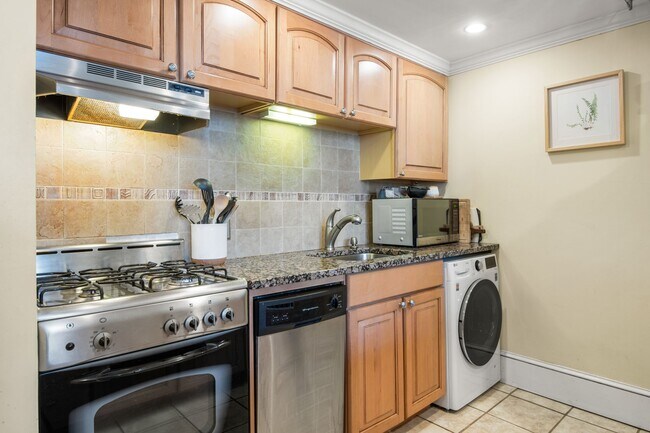 Building Photo - 64 Commonwealth Ave