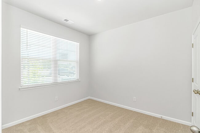 Building Photo - 3551 Whaley Wy