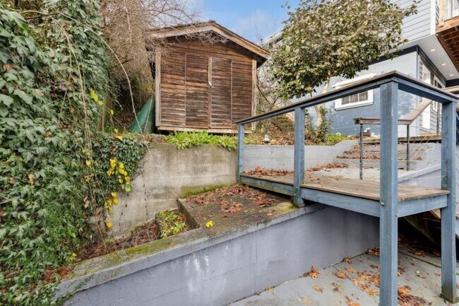 Building Photo - 2 bedroom in Seattle WA 98125