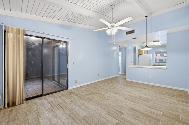 Building Photo - 506 Glenwood Dr