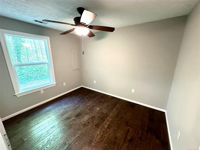 Building Photo - 5518 Thompson Dr