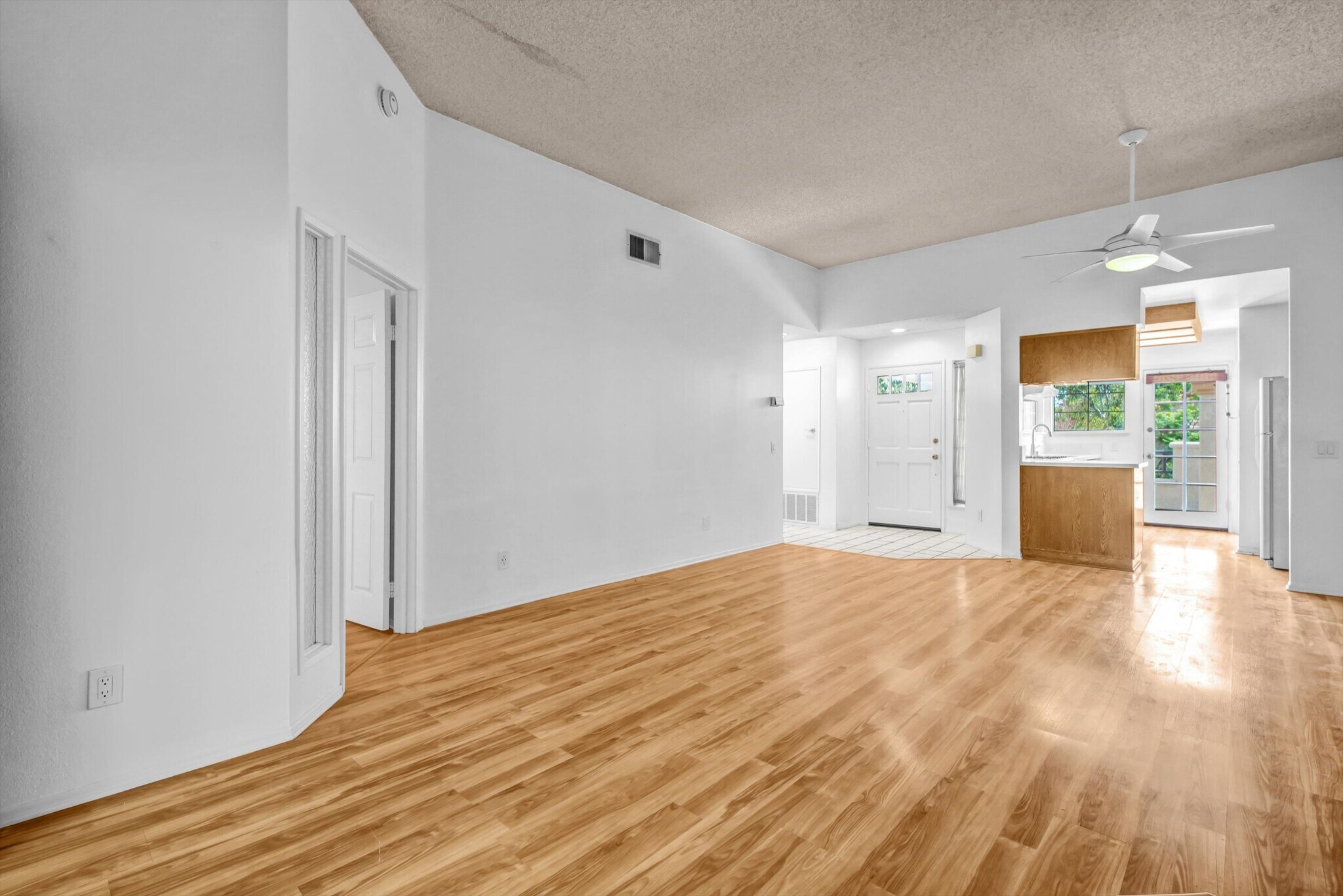 Building Photo - 23930 Arroyo Park Dr