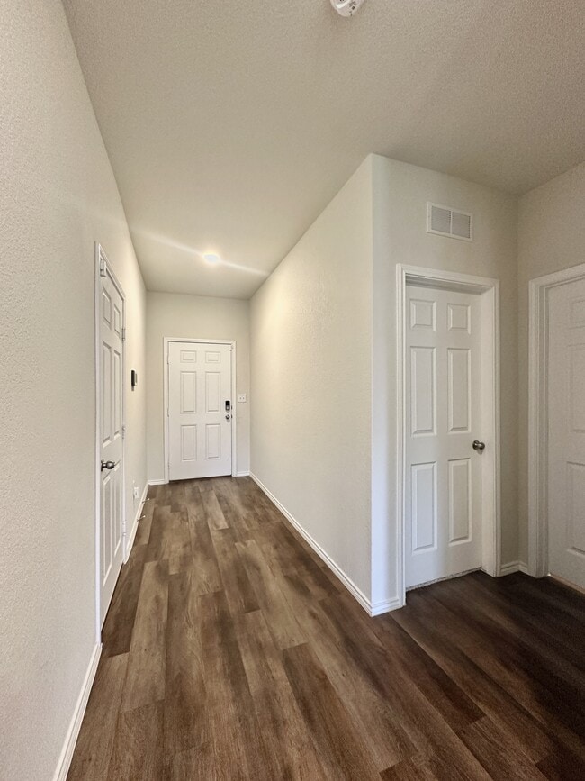 Building Photo - 10235 Crossbuck