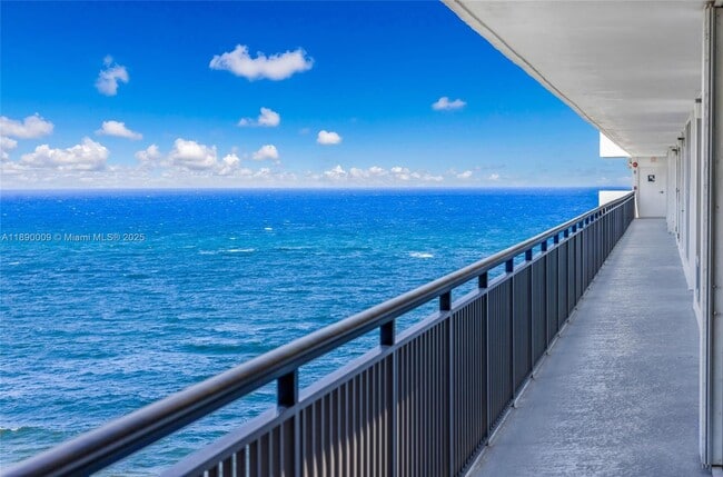 Building Photo - 4280 Galt Ocean Dr