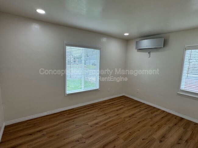 Building Photo - 5762 Cedar Ave