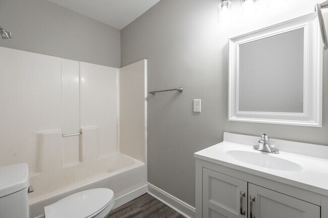 Building Photo - 5107 Sunbeam Ave