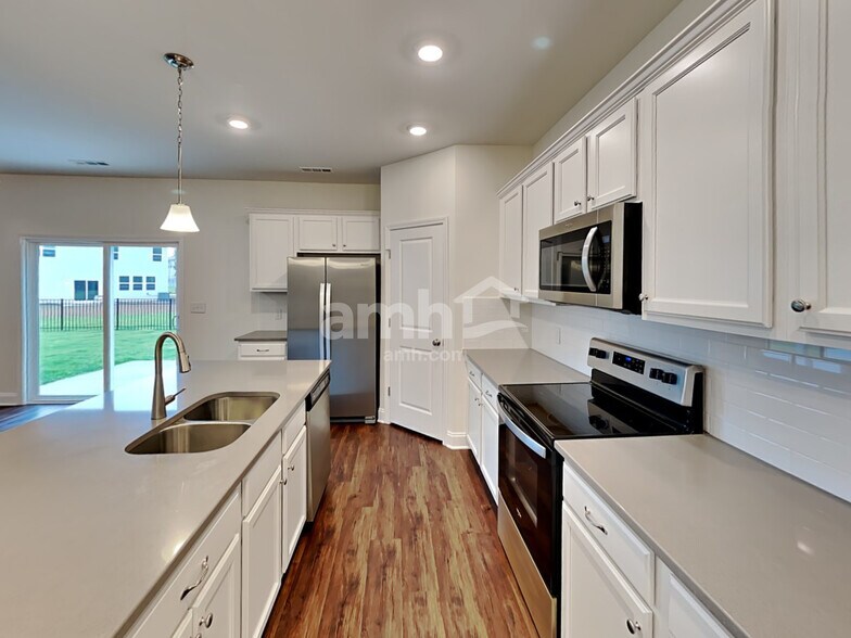 Building Photo - 3915 Dignity Ct
