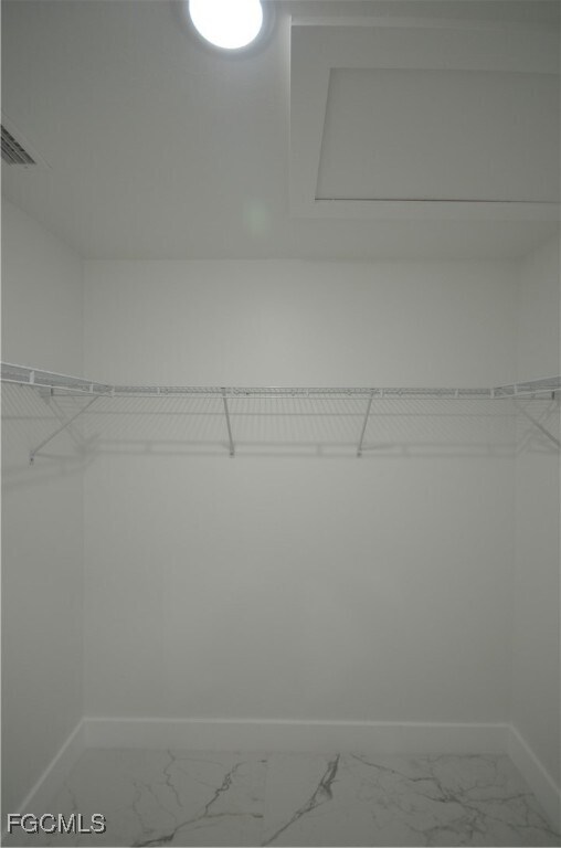 Building Photo - 1242 Hathor St E