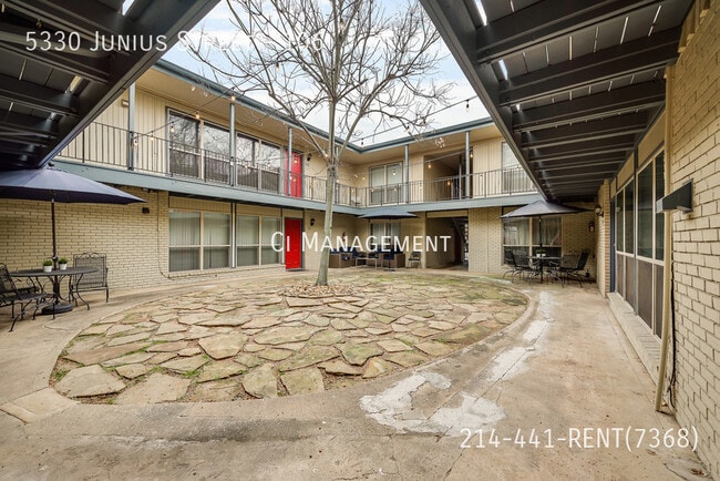 Building Photo - 5330 Junius St