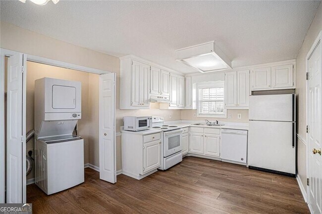 Building Photo - 2533 Morning Glory Pl NW