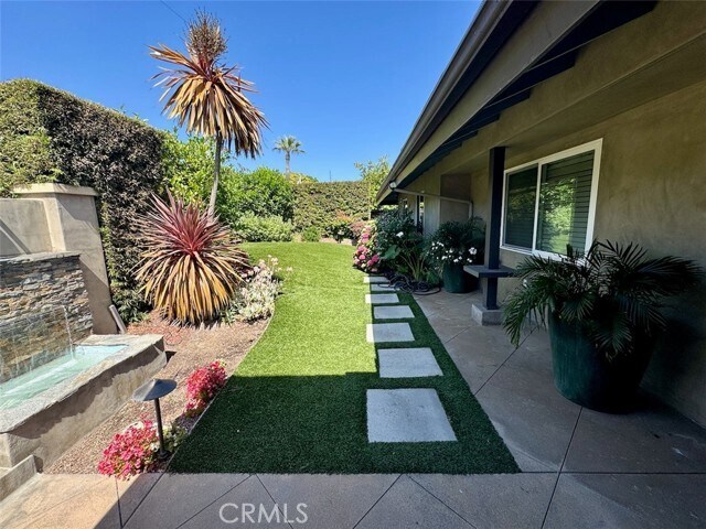 Building Photo - 2745 Temple Hills Dr