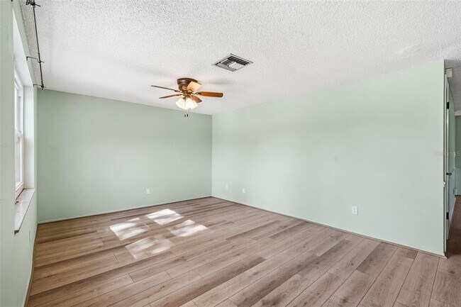 Building Photo - 10187 122nd Ave N