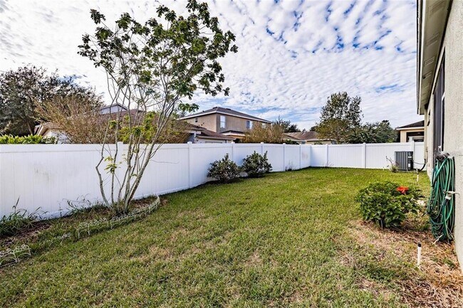 Building Photo - 405 Fern Gulley Dr