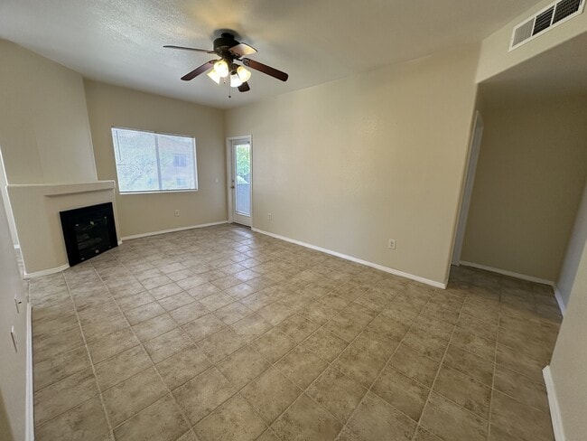 Building Photo - 1050 E Cactus Ave