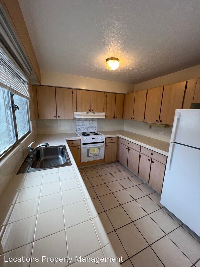 Building Photo - 3 br, 2 bath House - 827 Ala Lilikoi Stree...