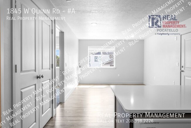 Building Photo - MOVE IN SPECIAL - 3 Bedroom 1 Bath Apartme...