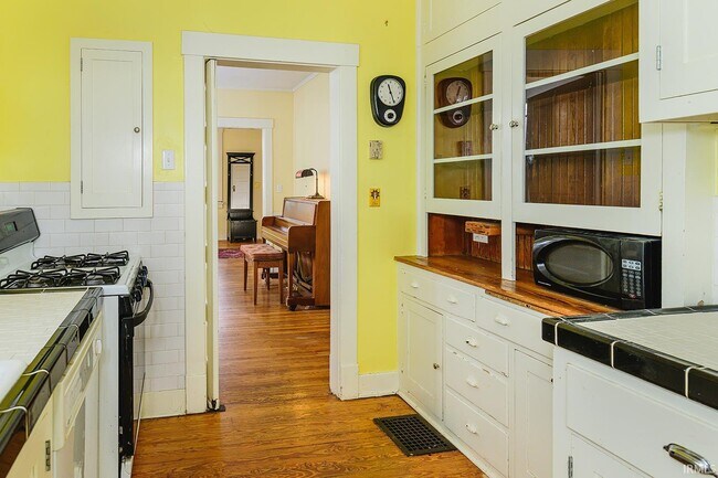 Building Photo - 720 S Park Ave