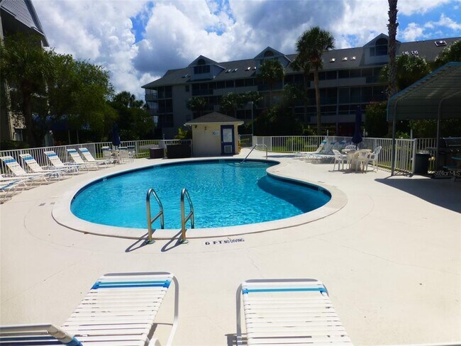Building Photo - 5557 Sea Forest Dr