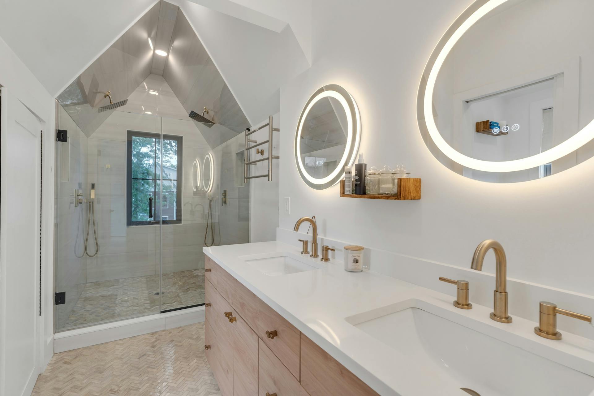 Building Photo - 71 Mission St