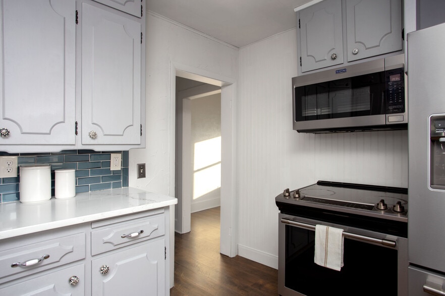 kitchen - 1105 Main St