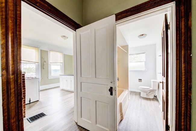 Building Photo - AVAILABLE AUGUST 2026 - Spacious Renovated 4 Bedroom, 1.5 Bath Home w/ AC!