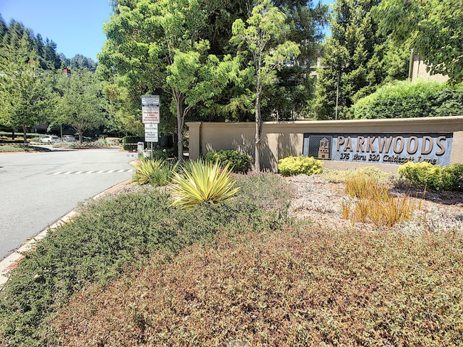 Building Photo - 260 Caldecott Ln