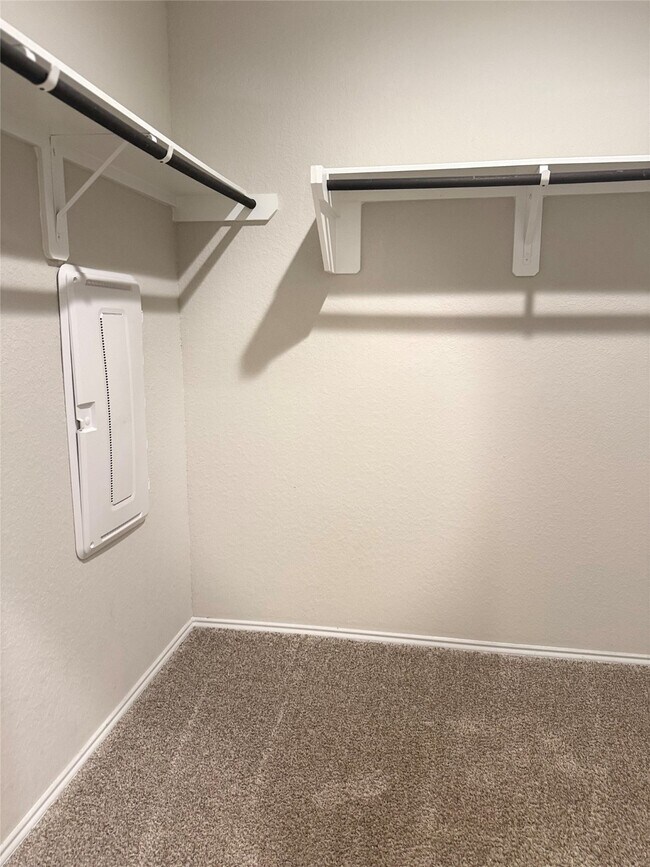 Building Photo - 15310 Dinnet Berm Dr