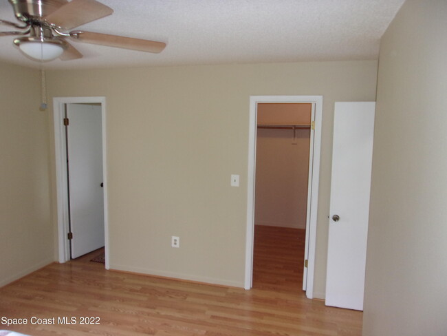 Building Photo - 3074 Sea Gate Cir